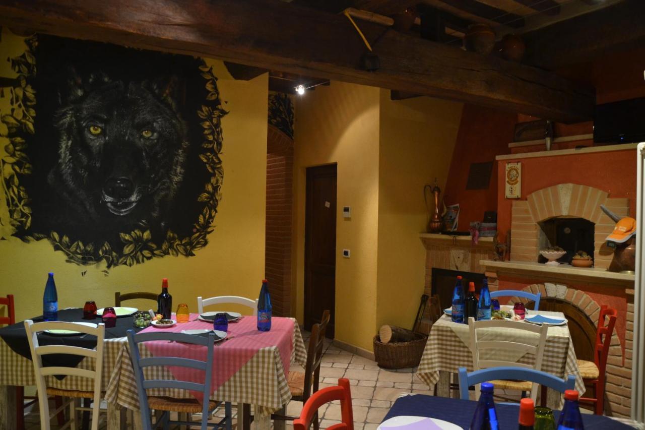 Vila Il Borgo Del Lupo Sarteano Exteriér fotografie